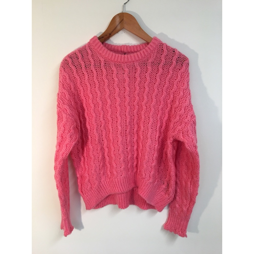 DIVIDED Women’s NWT Pink Sweater